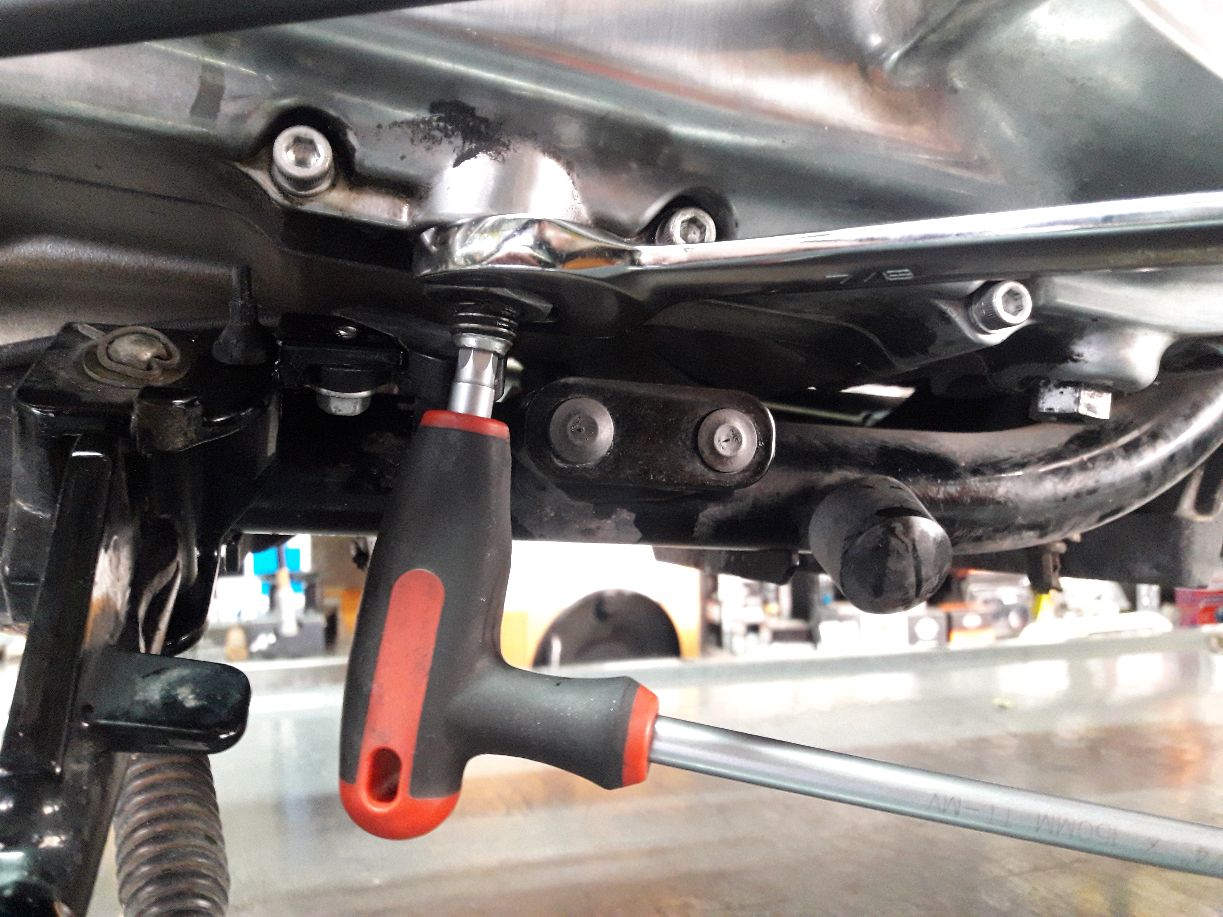 LIBERAR TENSIÓN CADENA PRIMARÍA